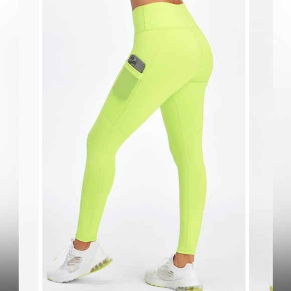 Fabletics Plus Size On-The-Go PowerHold® High-Waisted Legging in Sprout Size 3X - Picture 2 of 6